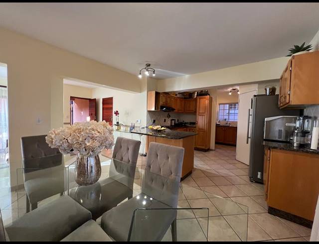 3 BEDROOM SECTIONAL TITLE TO LET IN STERREWAG